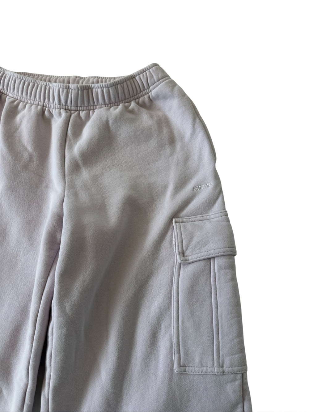 Aritzia Cozy Sweatfleece Mega Cargo™ Sweatpant in Lilac - Picture 10 of 14